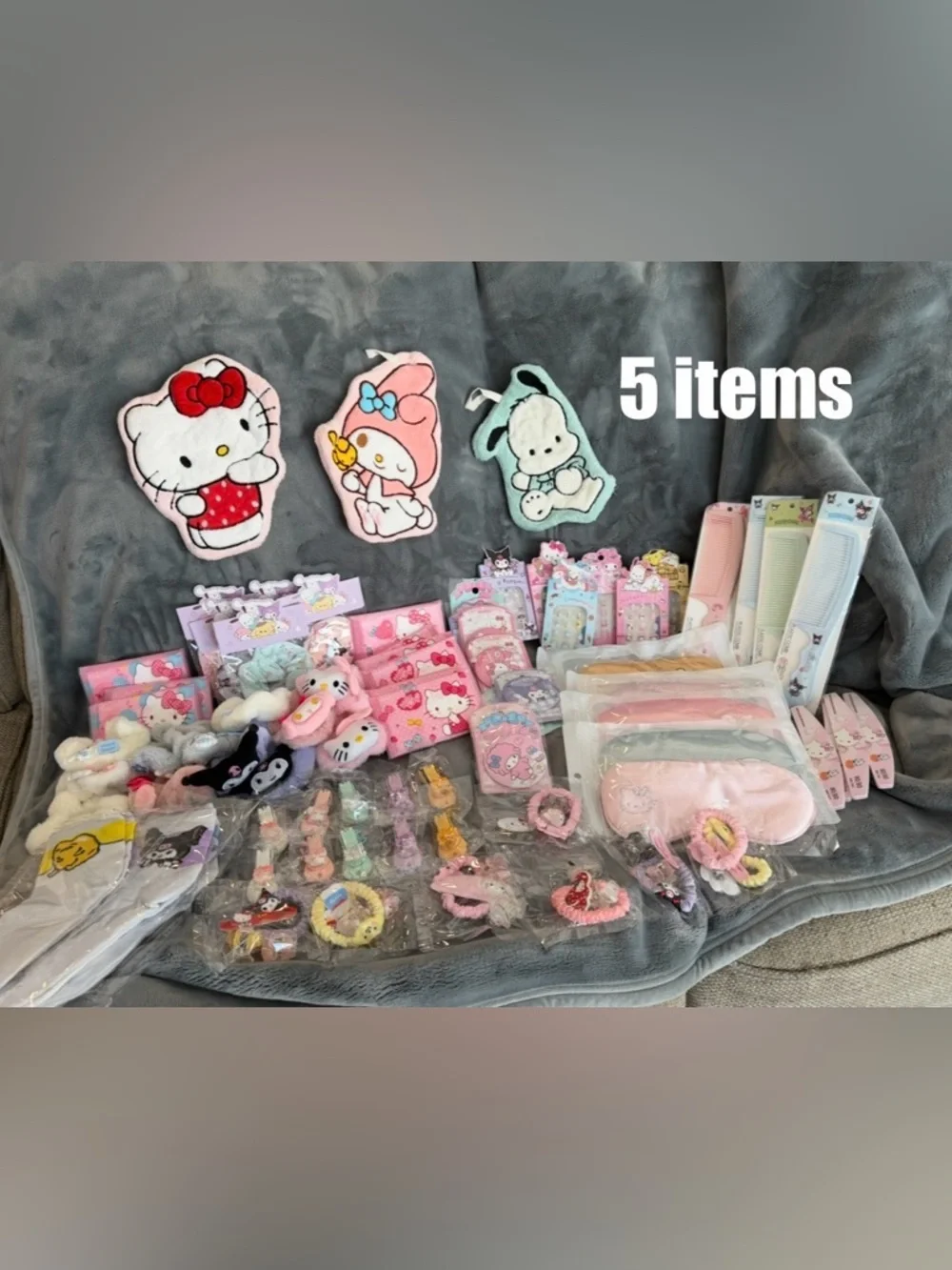 ❤️❤️SANRIO MYSTERY BUNDLE with Hello Kitty Travel Toliletry Foldup Bag